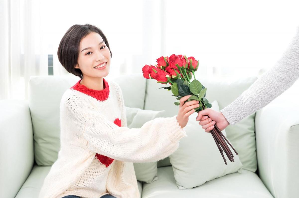 男的怎样才是喜欢你,从哪些方面可以看出一个人真的喜欢你