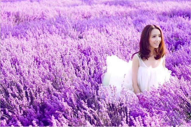 一个男人在你面前和别的女人暧昧,男友微信跟别的女生那聊暧昧