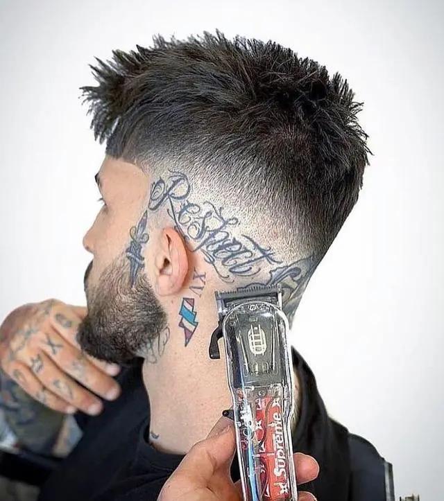 男生最喜欢什么样的男孩子呢,女生都喜欢什么样的男人