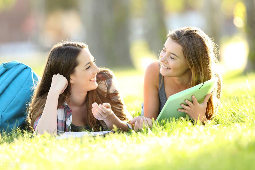 如何试探一个人喜不喜欢你喜欢一个女生