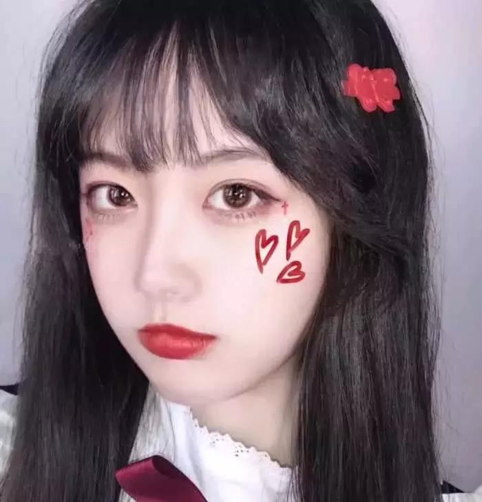 男生从后面抱女生腰代表什么,搂腰对女生意味着什么