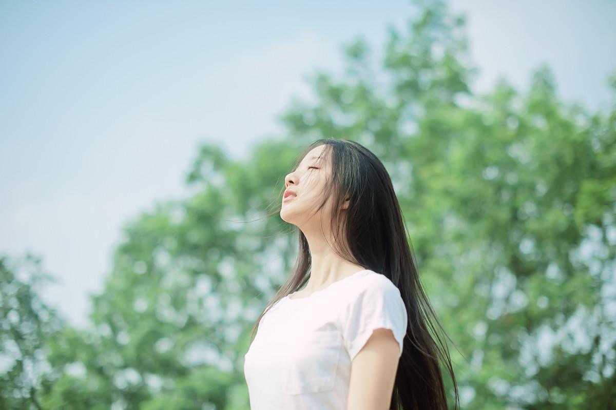 女孩子不喜欢男生的表现,女人喜欢不近女色的男人吗