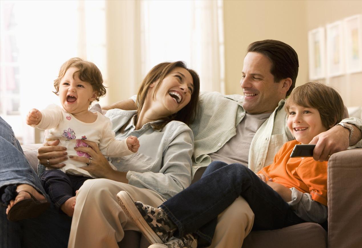 男生内向不爱说话怎么办男朋友很闷不说话怎么办