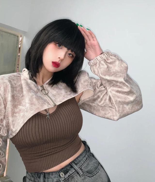 男生会比较喜欢什么样的女生一个喜欢抽烟的女孩子