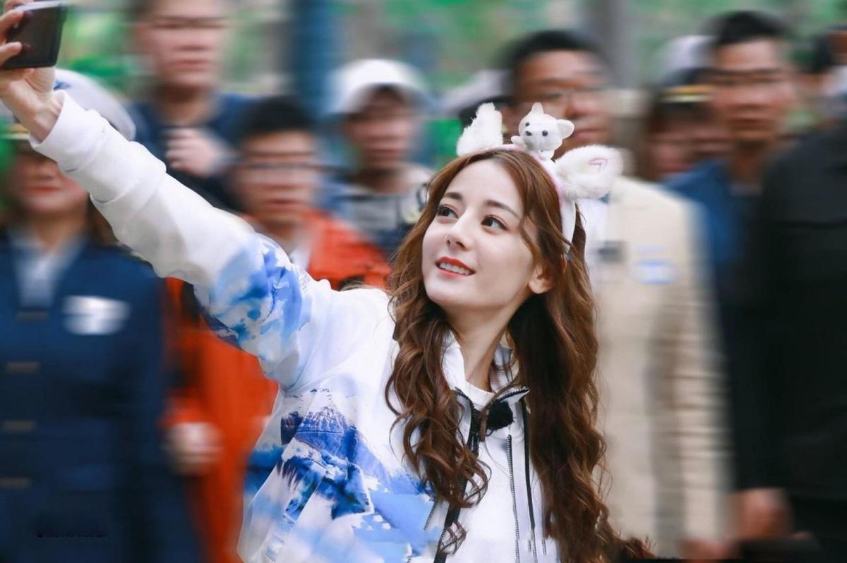 男生真人名字三个字,我喜欢上大我二十岁的男人