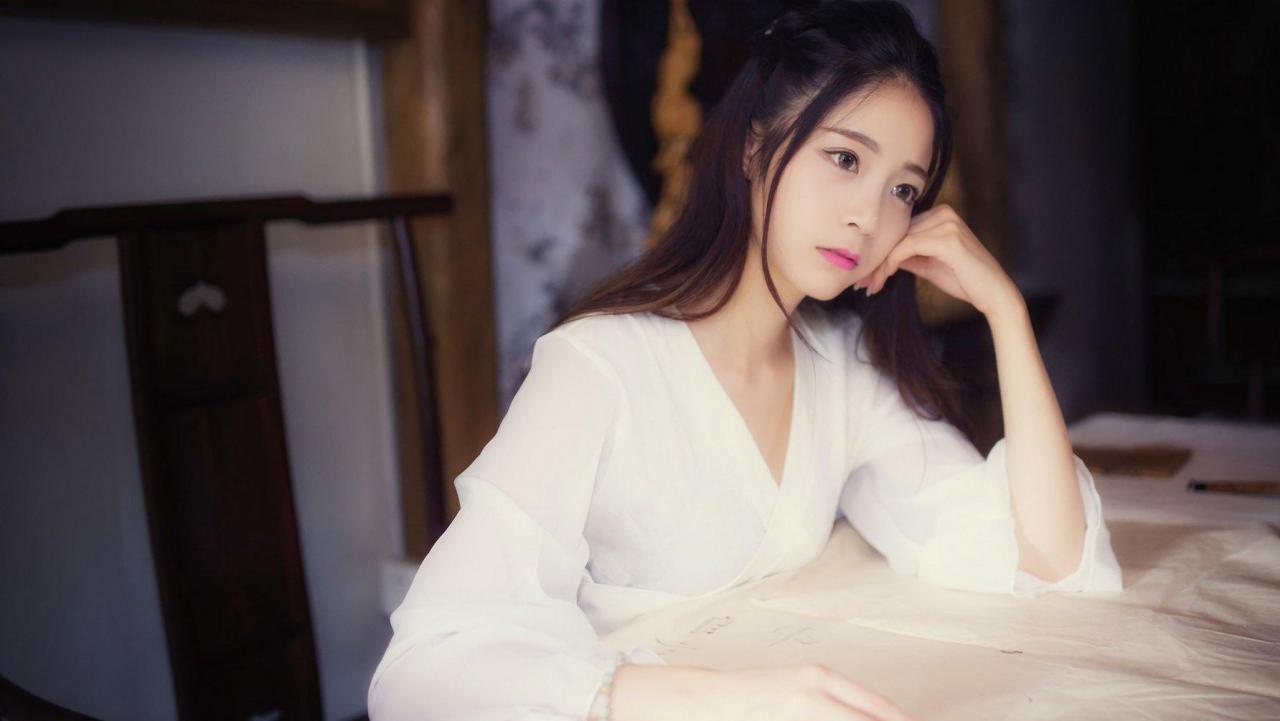 女生对男生心动会有什么表现当女人一瞬间爱上一个男人时