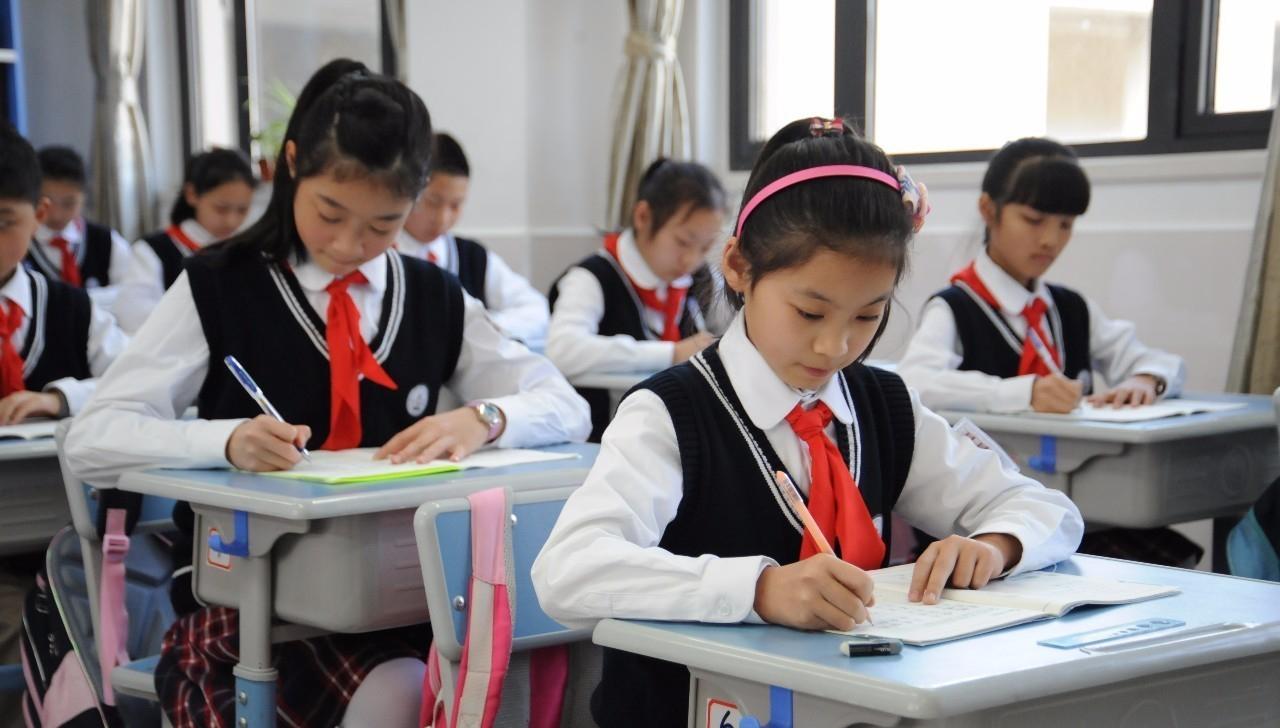 女生身高相当于男生身高的多少身高一米七的女生是怎样的