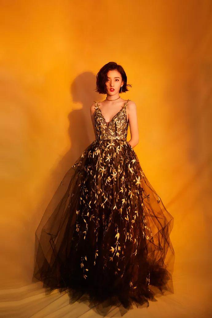 八岁的小男孩小鸡不长怎么回事,我家的大鸡在吃食的时候老欺负小的鸡有什么好办法吗