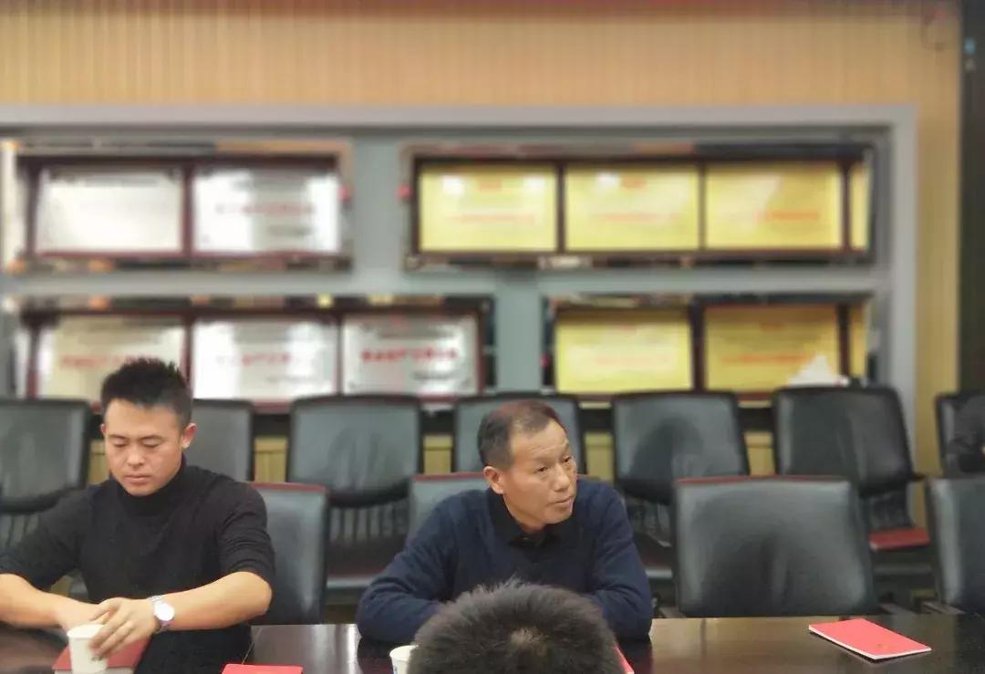 夜深人静能接什么,每当夜深人静时你有没有对自己的人生感到迷茫