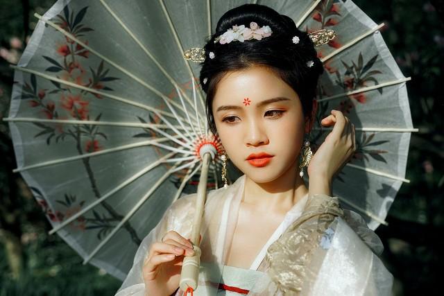 怎么和心仪的女生表白,当一个女生遇到了自己喜欢的人