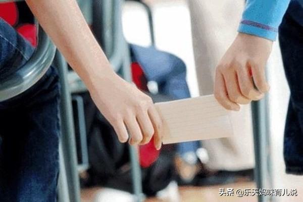 青春期女孩子早恋怎么样开导孩子青春期的妹妹心理负担很大