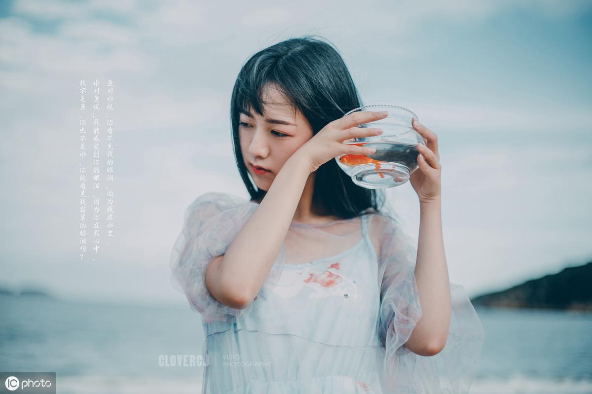 为什么有的女生特别喜欢小孩子,一个女人有钱有颜脾气性格素质都好