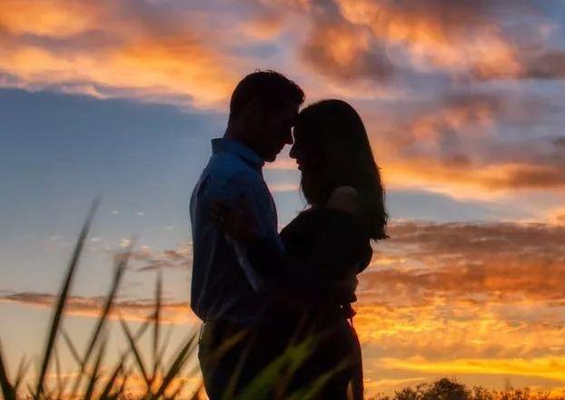 一个男人喜欢你的真正表现有些男孩子会在喜欢的女孩面前表现的像个孩子