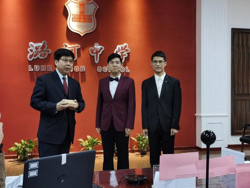 适合高三男生成年礼物手工做,送什么作为十八岁生日礼物最好