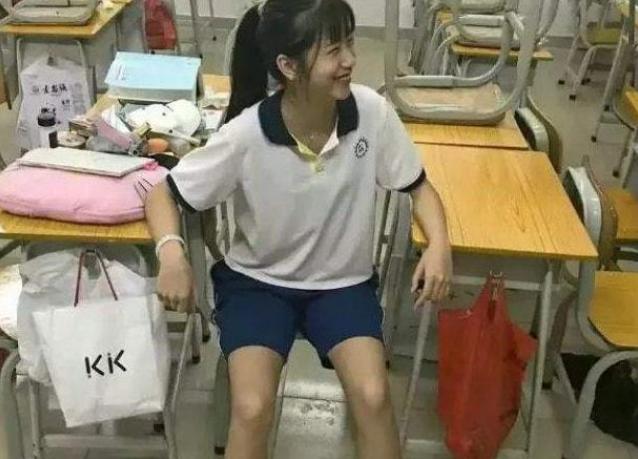 初中怎样知道一个男生是否喜欢你,男人被女人骗了是什么体验