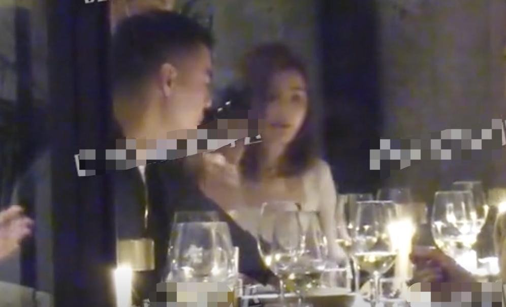 一个男生总喜欢跟你打闹,男生总是爱逗我