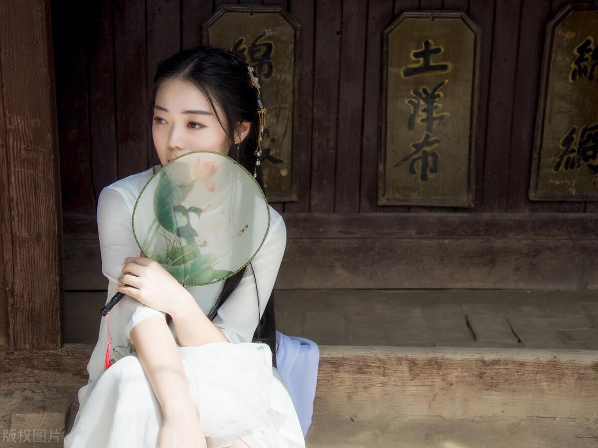 赞扬美女漂亮的词语美女佳人成语