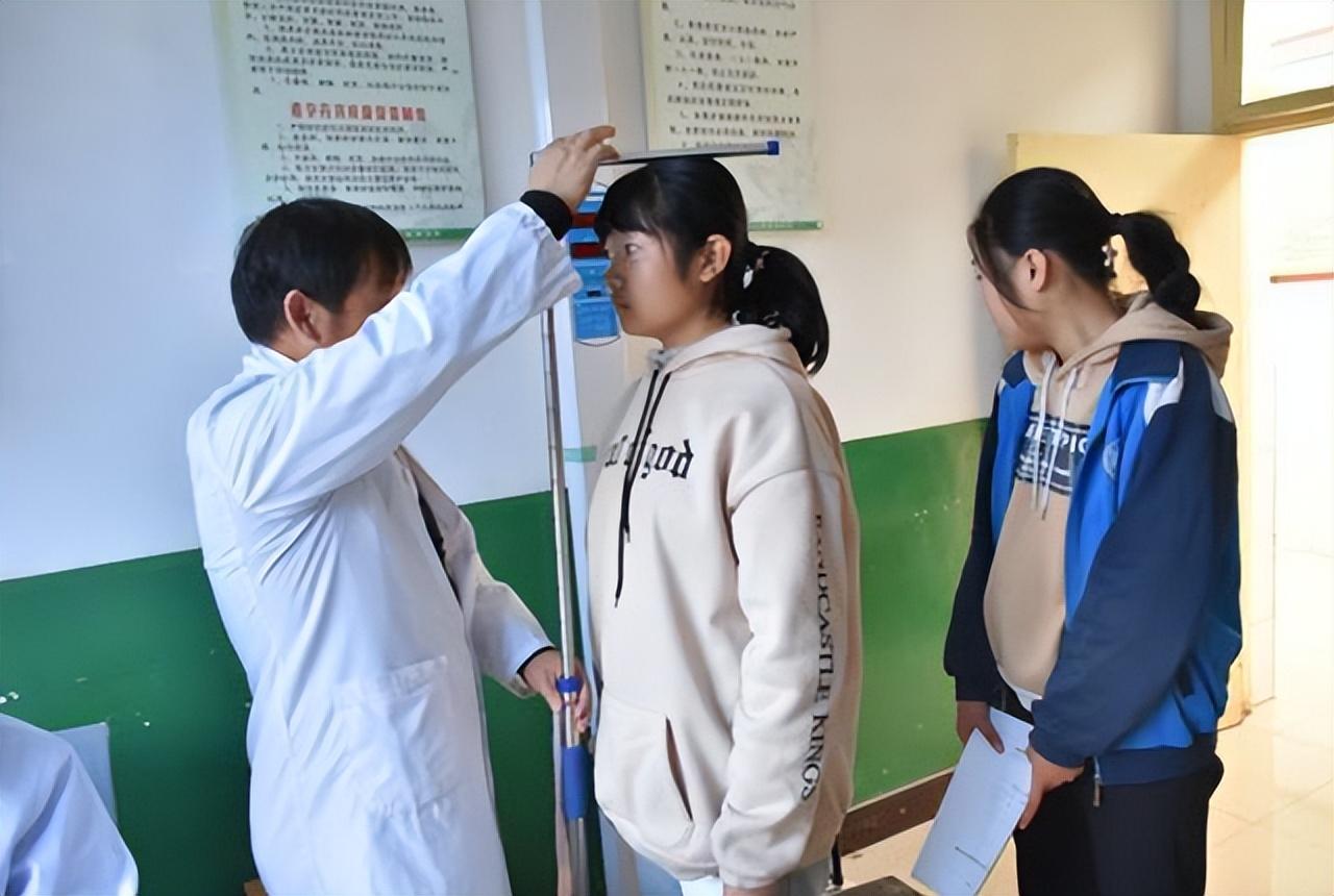 女生到几岁就不长身高了男孩长到多大身高就不长了