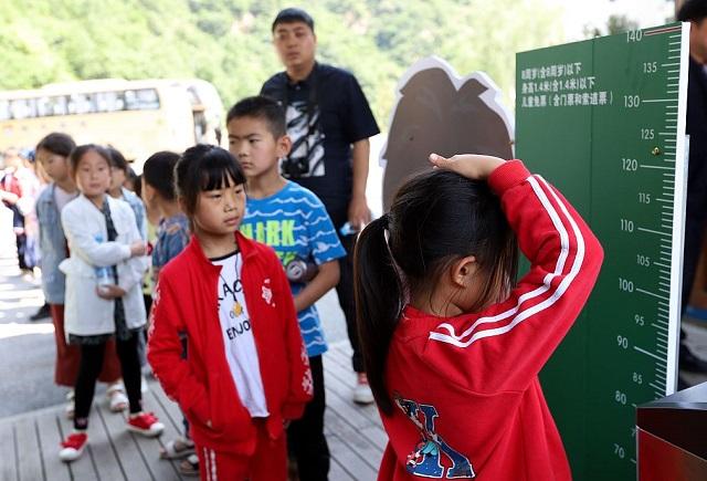 初三男孩身高标准,初三学生平均身高体重多少