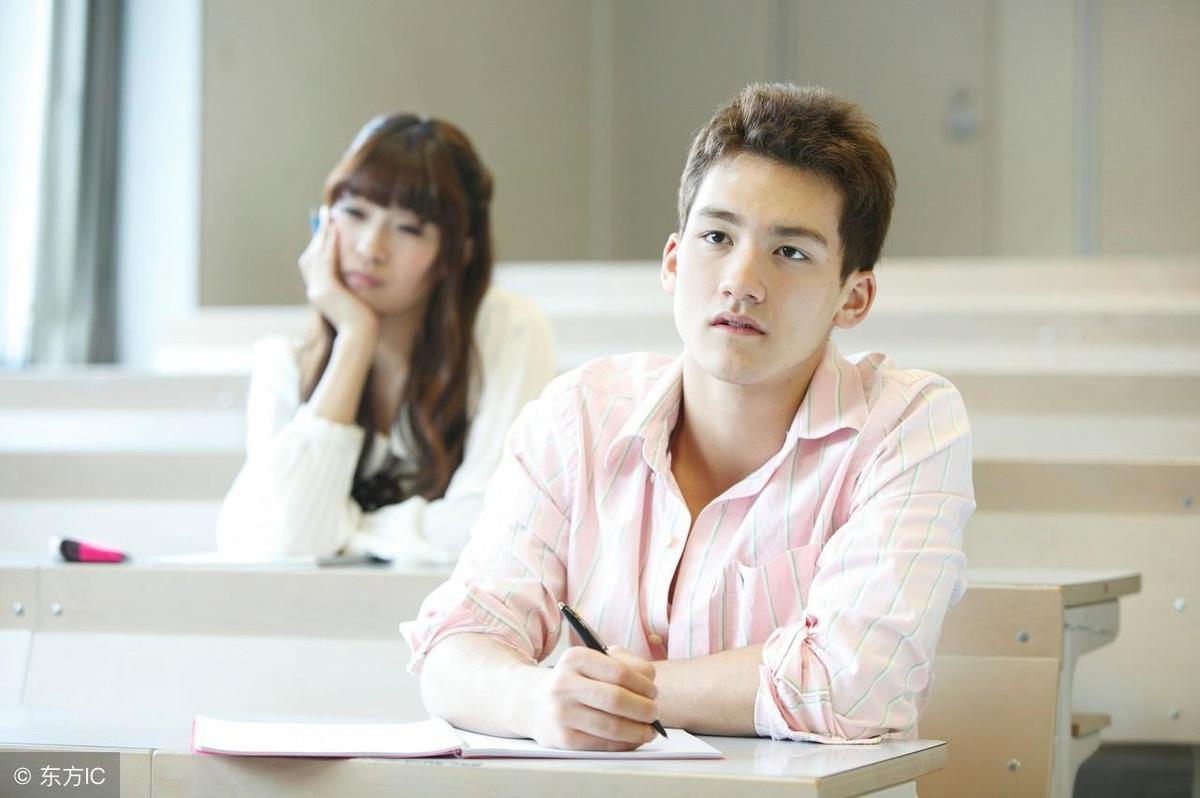 适合男朋友说的情话4字,下午睡醒撩男朋友的情话