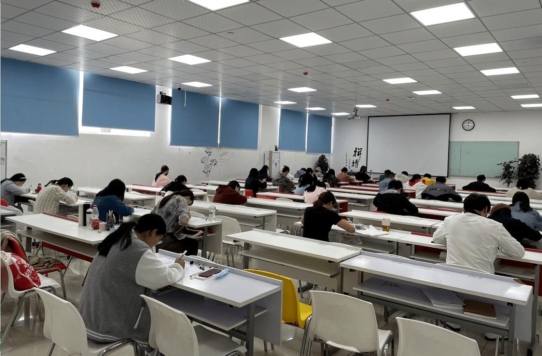 如何和女生展开话题,有哪些撩妹的骚操作让你经久不忘