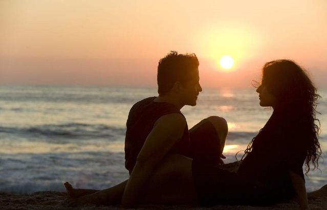 男人中意女生的表现,60女人喜欢你有什么表现