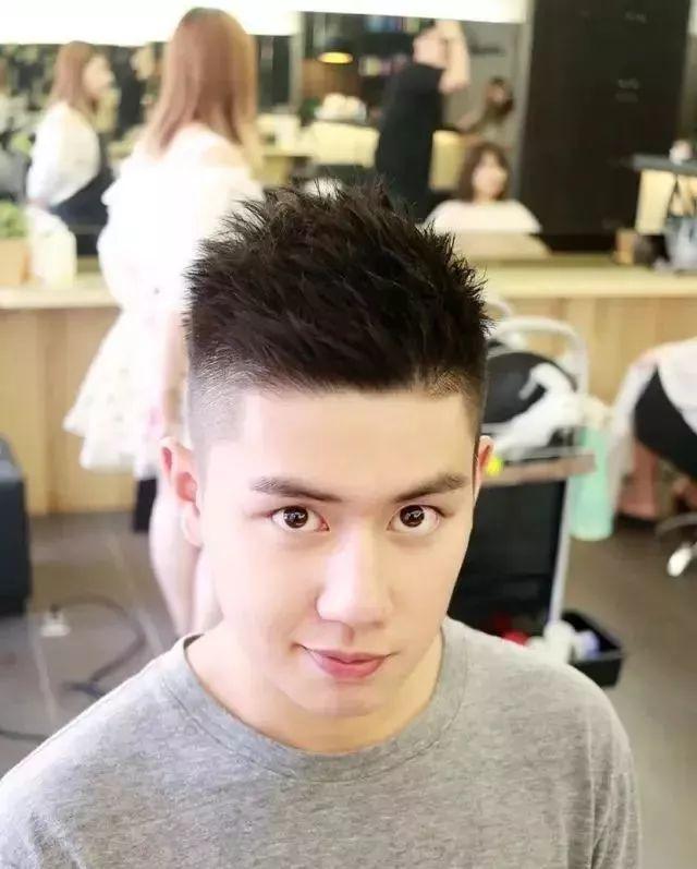 怎么样知道一个男生喜不喜欢自己更喜欢女人漂亮还是聪明