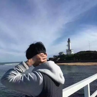 男生看到喜欢的女生是什么反应老公喜欢看抖音美女是什么心理