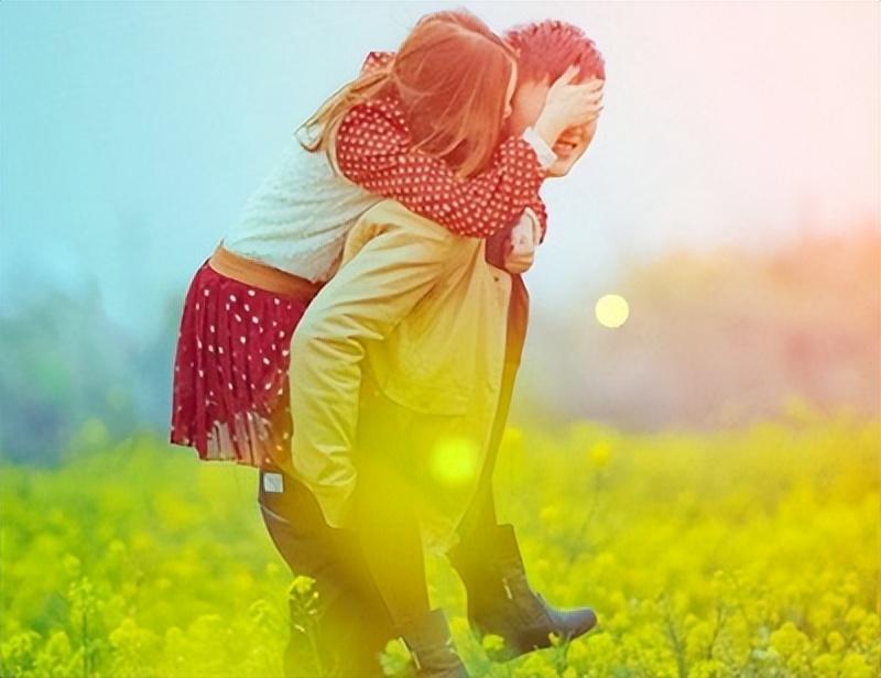 男生对于自己喜欢的女生会怎样一个女孩能忘掉曾经特别喜欢的男孩吗