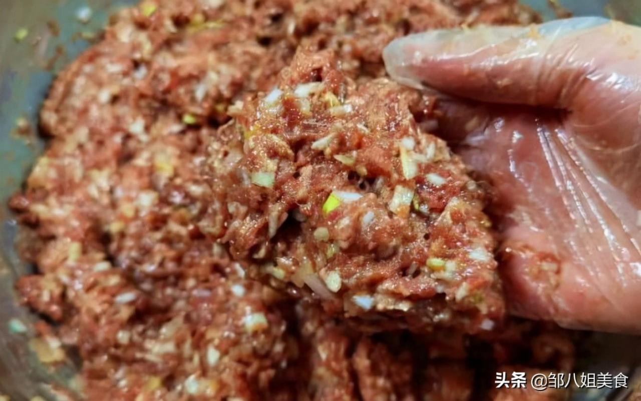 羊肉馅饺子怎么调馅羊肉馅饺子怎么调馅