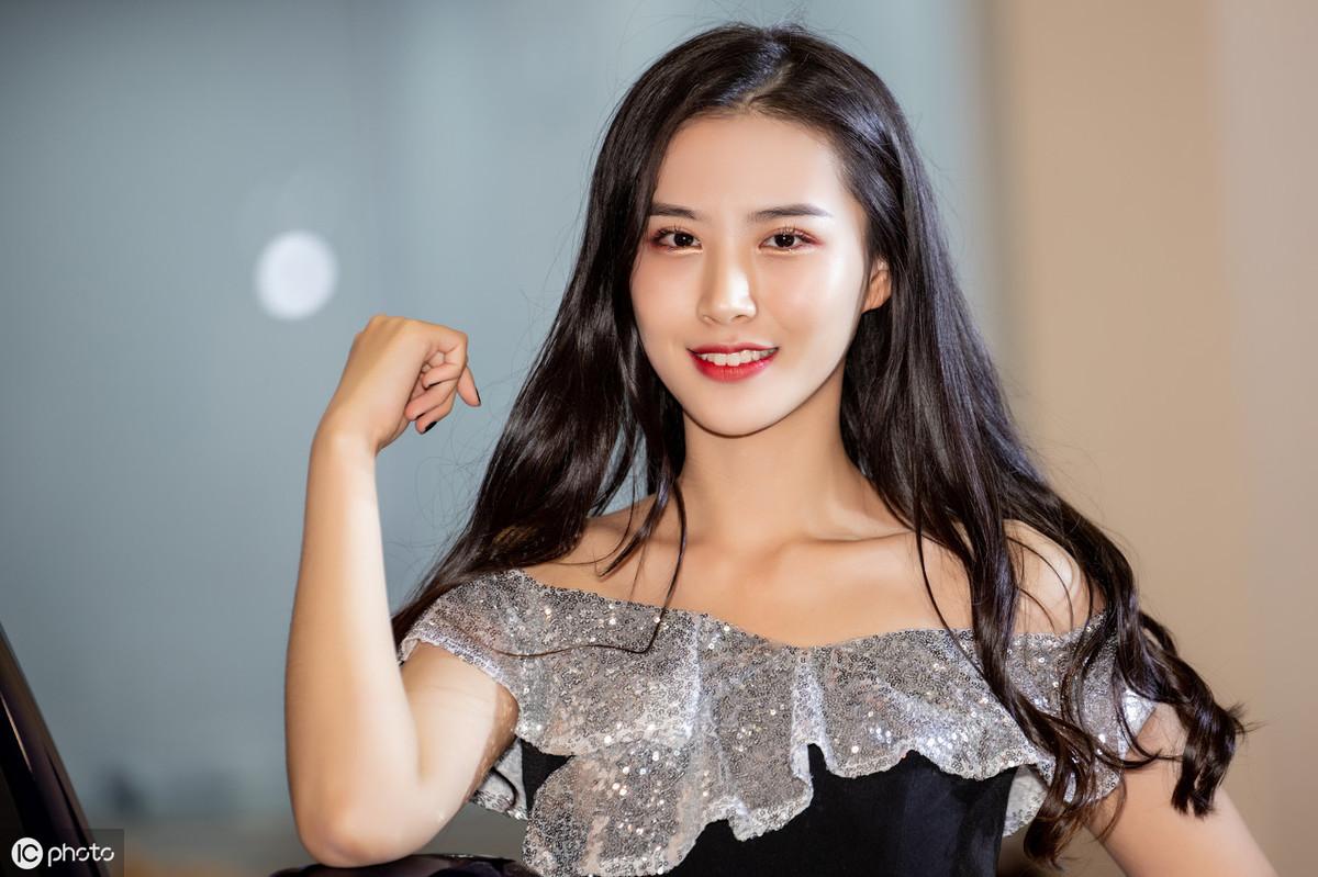 男生看到喜欢自己的女生什么反应您怎么看一个男的动手打自己女人