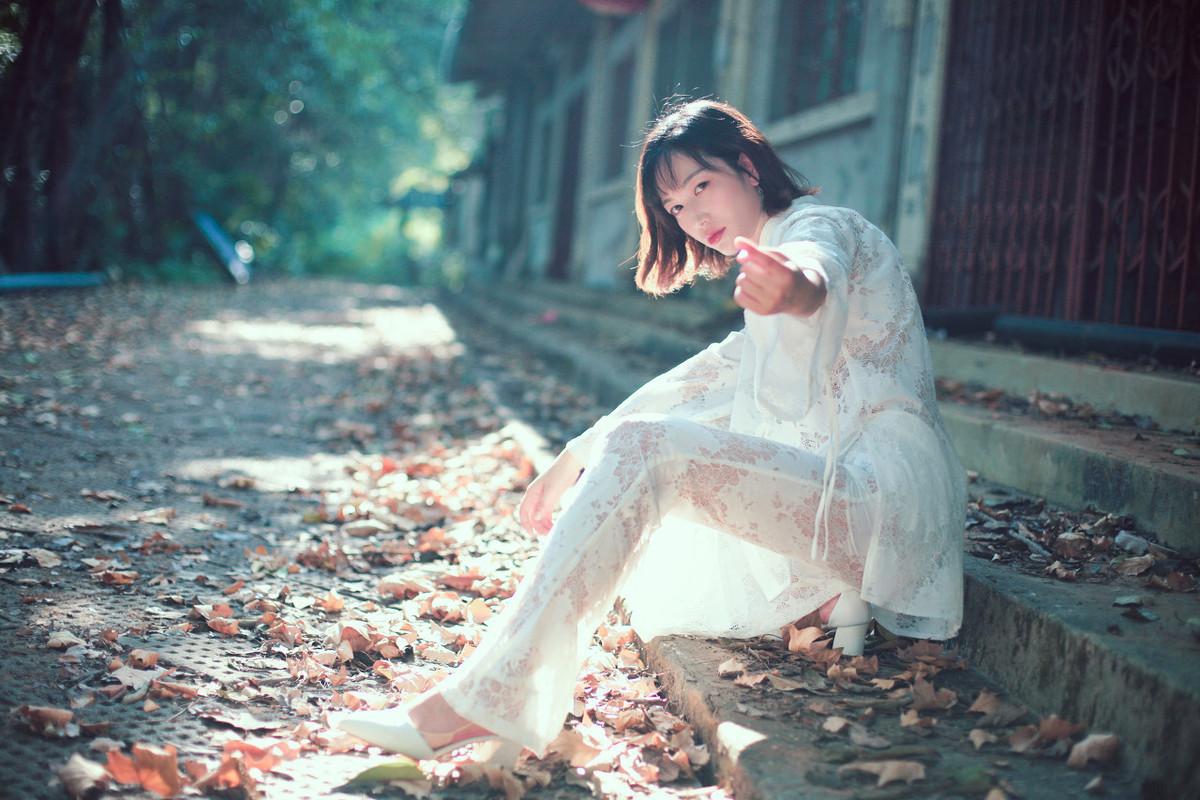 男人从不主动联系你但会回复你如果你男朋友从来不主动找你