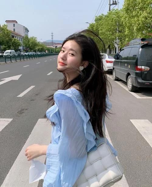 怎么样让男生喜欢你小学,到初中还可以赶上来吗