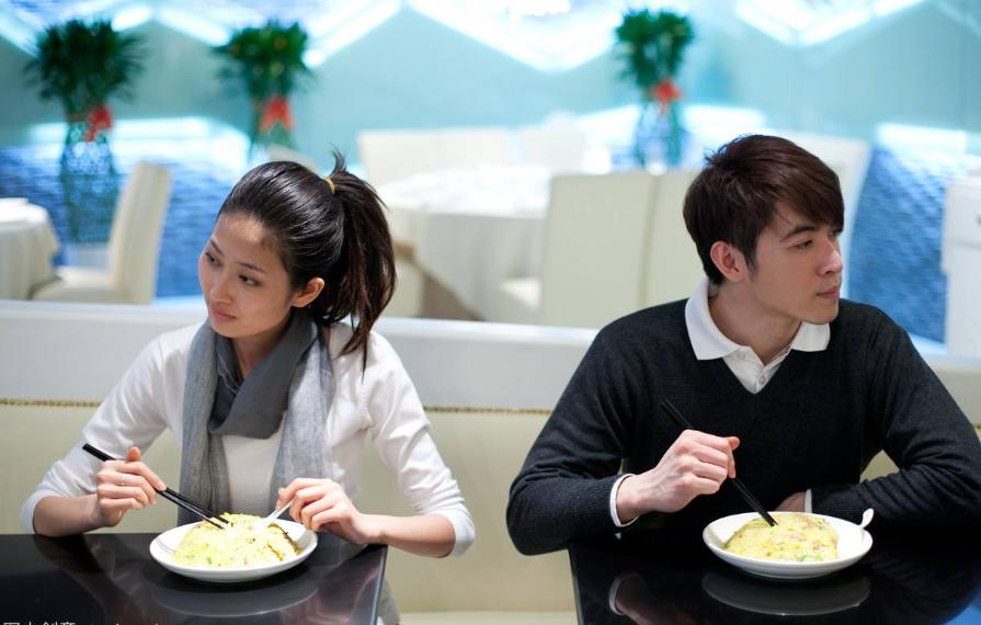 和老公聊天话题100句你老公经常与她聊一些敏感的事情