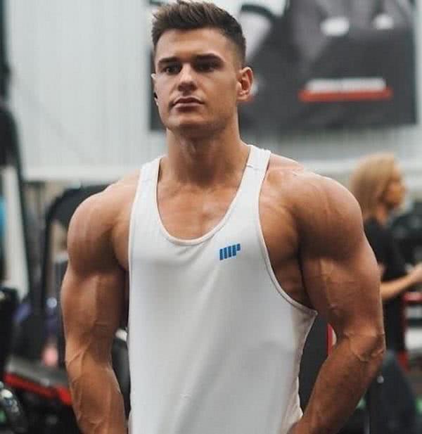 男生150斤重吗,70公斤的男人能拿起多少斤